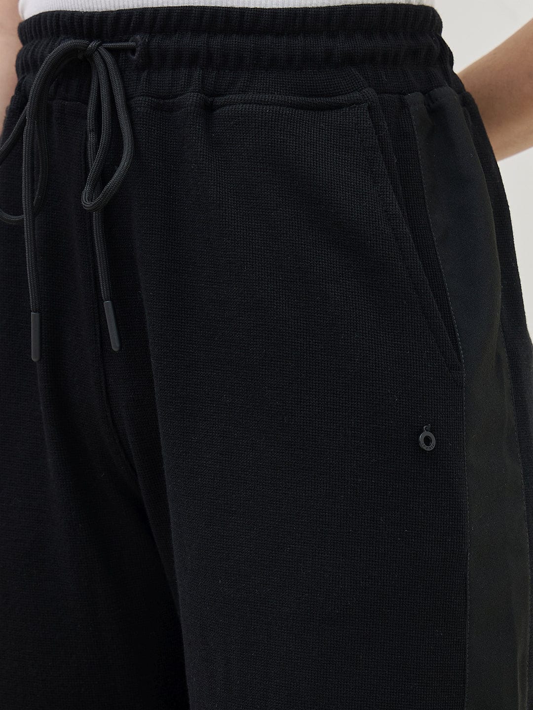 ICONIC Women Black Regular Fit Sweatpant